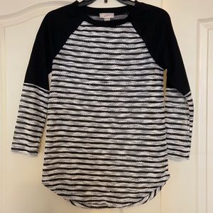 Black and white Loft top